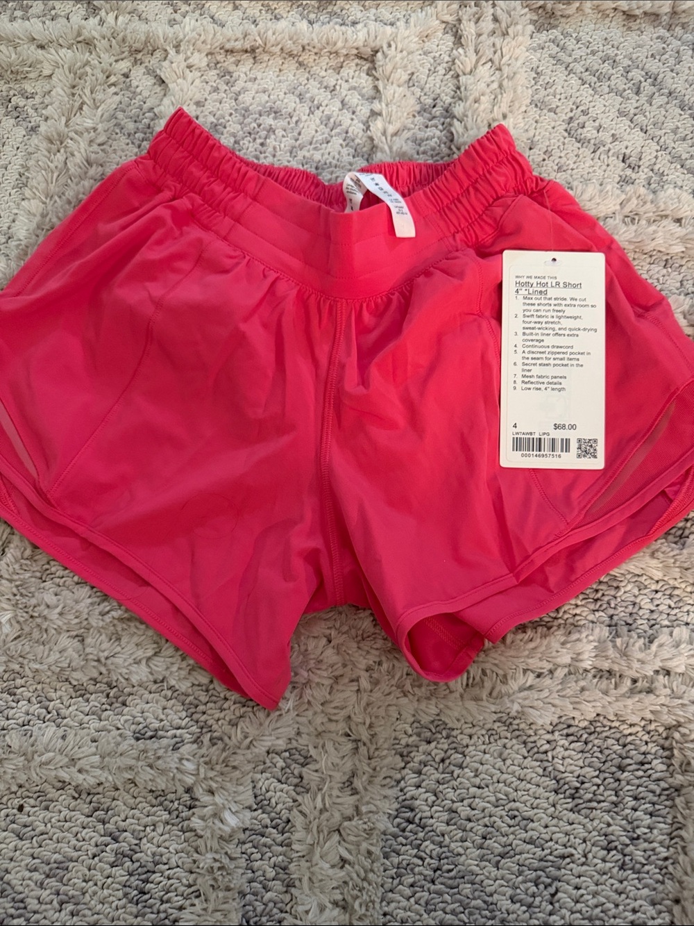 NWT lululemon Hotty Hot Short - Bright Pink-lipstick color Size 4